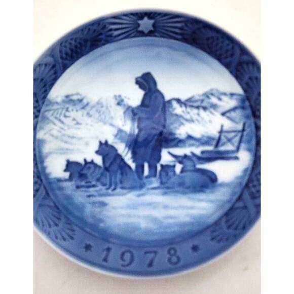 PLATE-ROYAL COPENHAGEN-BLUE CHRISTMAS COLLECTION-GREENLAND SCENERY-1978 - Picture 3 of 7